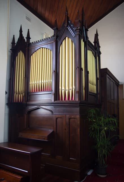 Historic pipe organ at Stanmore SDA Church